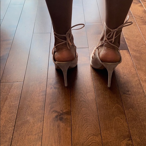 Blush strappy suede pumps - Picture 8 of 8